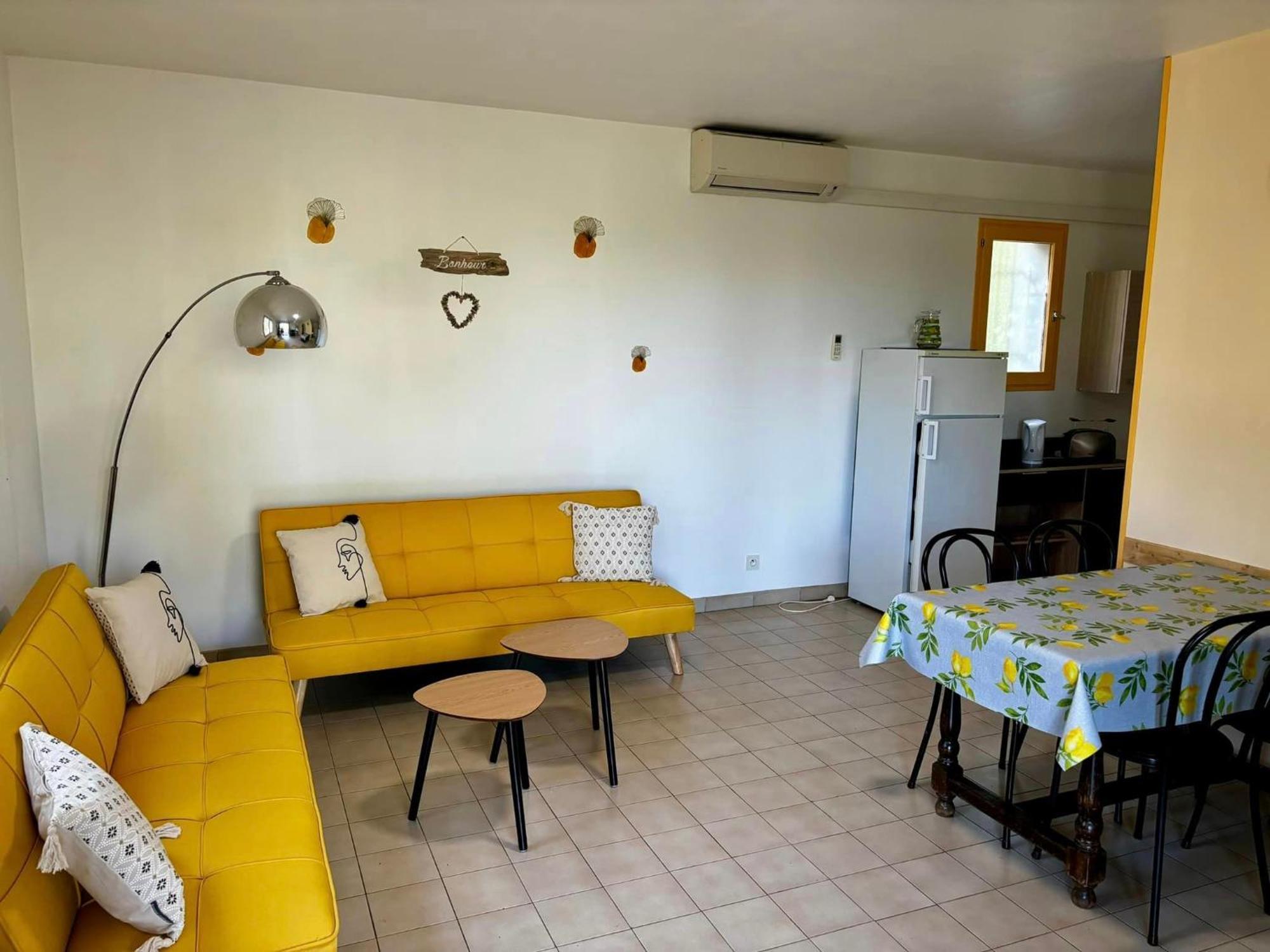 Hotel Les Persedes Lavilledieu  Bagian luar foto
